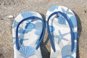 7 Elegant Flip-Flop Outfits to Wear This Summer