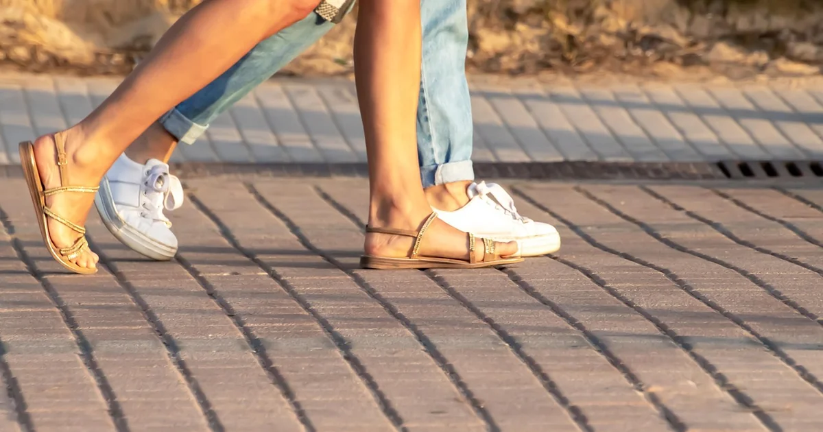 sandals and leggings