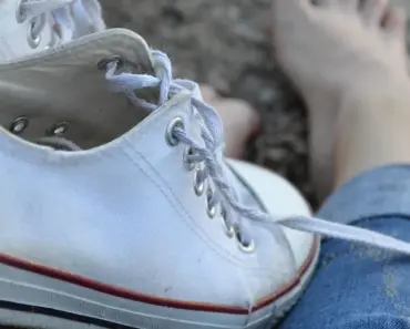 7 Ways Pamela Anderson Styled Her Spring Knit