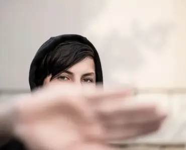 7 Ways to Stop Watery Eyes Ruining Your Makeup