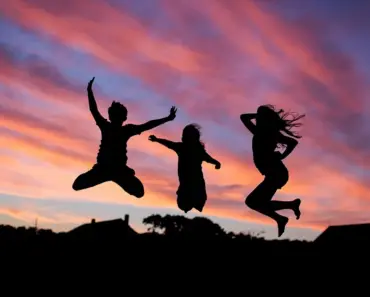 7 Ways I Lost Myself in a Controlling Friendship