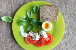5 Essential Steps for April Tomato Care