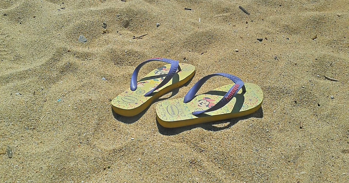 drawstring pants and flip-flops