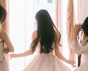 5 Chic Ways to Style a Scarf with a Blouse for Every Fashion Aesthetic in 2026