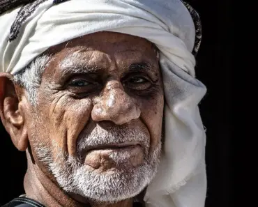 7 Ways to Put Your Phone Down and Really See the People You Love