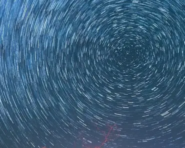 7 Star-Studded Summer Trends I Spotted at Revolve Fest