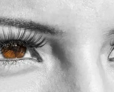 Jennifer Lawrence’s Go-To Trainer Trends in 2026: 5 Styles She Can’t Stop Wearing