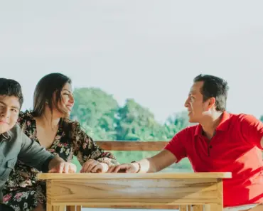 13 Proven Best Small Space Veggies That Thrive in Containers