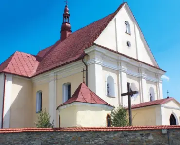 Anne Hathaway Wore the Dated Jeans Trend That’s Fully Back