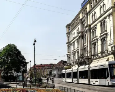 Zara, COS, and H&M Already Perfected These 5 Spring Dress Trends