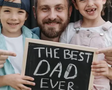 Best (and Worst) Colors to Attract Birds to Your Yard