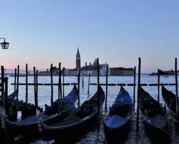 5 Iconic 90s Jeans Trends Making a Rad Spring Comeback in 2026