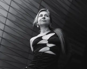 6 Stylish Privacy Plants To Screen a Yard From Neighbors