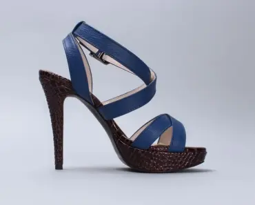 5 Sandals That Actually Look Good With Stovepipe Jeans