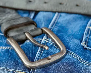 5 Jeans-and-Birkenstock Outfits That Feel Fresh for 2026