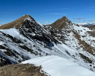 Top 5 Spring 2026 Statement Accessories Every Girl Will Love This Season