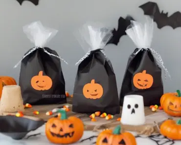 How to Make Cute Halloween Treat Bags How to Make Cute Halloween Treat Bags