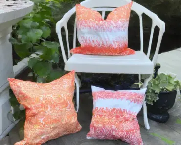 How to Make DIY Outdoor Throw Pillows Using Plastic Grocery Bags How to Make DIY Outdoor Throw Pillows Using Plastic Grocery Bags
