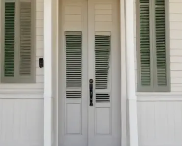 How to Paint Louvered Doors