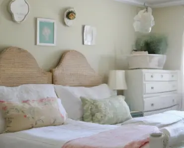 Ideas for a Summer Bedroom Makeover with Vintage Linens