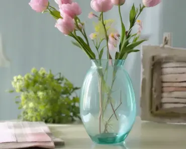Painted Glass Vase for Springtime Decorating Painted Glass Vase for Springtime Decorating