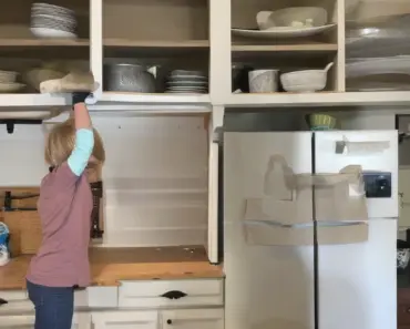 Removing Kitchen Cabinet Doors to Create Open Shelving Removing Kitchen Cabinet Doors to Create Open Shelving