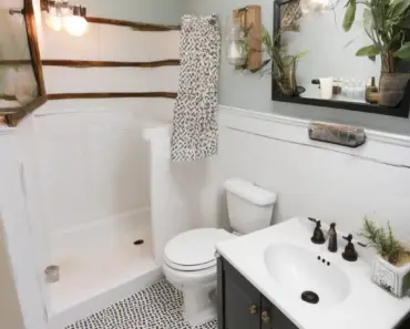 Small Bathroom Before and After Makeover Small Bathroom Before and After Makeover