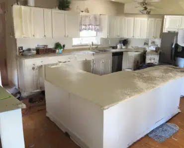 Stripping Painted Kitchen Countertops After 8 Years (And Why I Didn’t Repaint Them) Stripping Painted Kitchen Countertops After 8 Years (And Why I Didn’t Repaint Them)