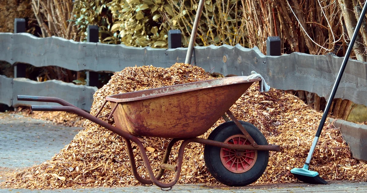 rock and mulch landscaping