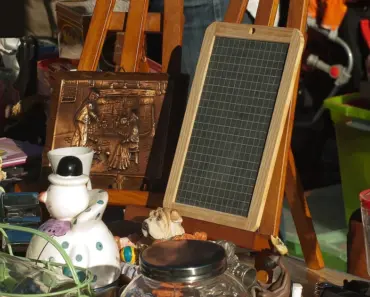 5 Things Designers Always Buy at Garage Sales for Clients 5 Things Designers Always Buy at Garage Sales for Clients