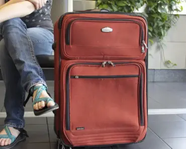 Sarah Pidgeon Airport Look Includes French Girl Jeans & Flats