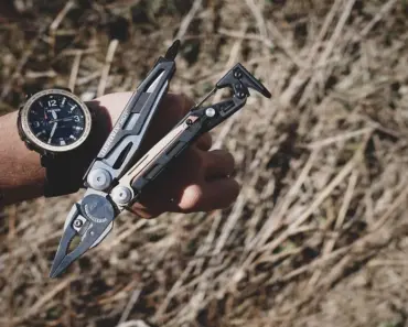 This One Soil Knife Replaces 5 Garden Tools This One Soil Knife Replaces 5 Garden Tools
