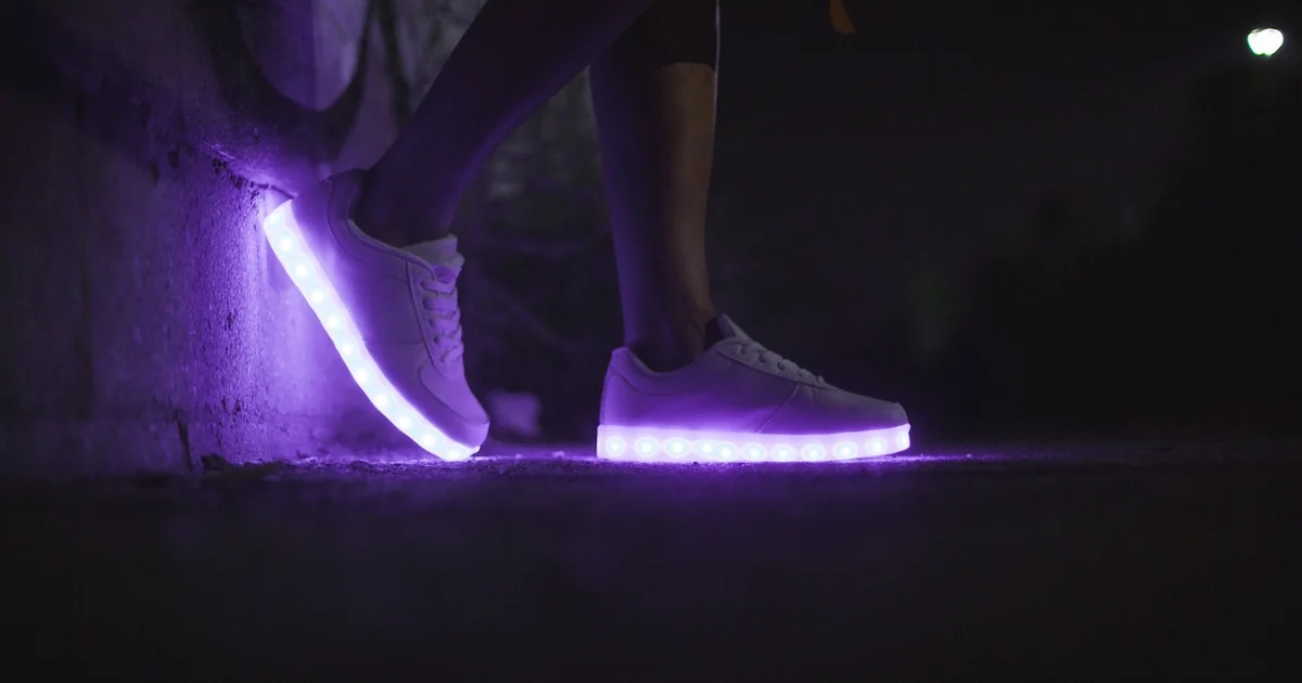 airport shoes style