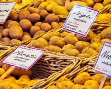 5 Signs It’s Time to Harvest Potatoes 5 Signs It’s Time to Harvest Potatoes