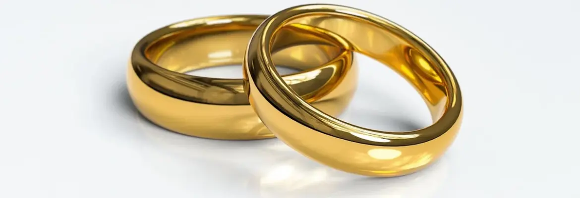 The Coolest People I Know Are Breaking Dated Jewelry Rules in 2026