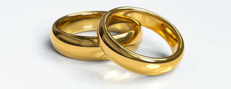 The Coolest People I Know Are Breaking Dated Jewelry Rules in 2026