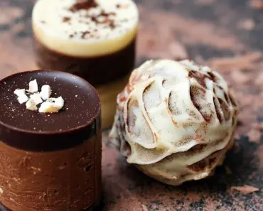 Chocolate Pedicure Set to Take Over Summer Nail Trends