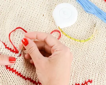 7 Ultra Chic Nail Colors for Short Nails This Spring