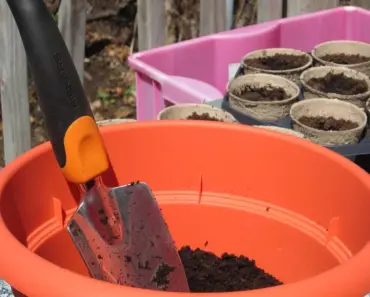 7 Quick & Clever Small-Space Container Gardening Ideas 7 Quick & Clever Small-Space Container Gardening Ideas
