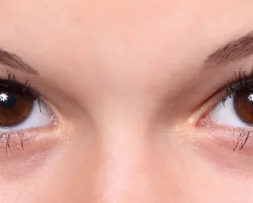 7 Eyeliners That Suit Brown Eyes Best
