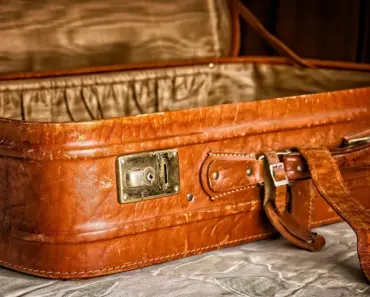 Shop 7 Best Vintage Pieces for Spring
