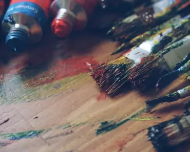 7 Off-White Paint Colors Designers Use on Repeat