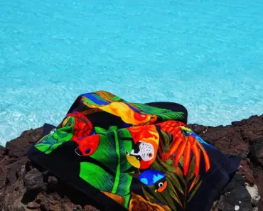 7 Best Pool Towels for Sunbathing & Drying