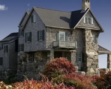 7 Surprising Ways Home Exterior Drags Down Value