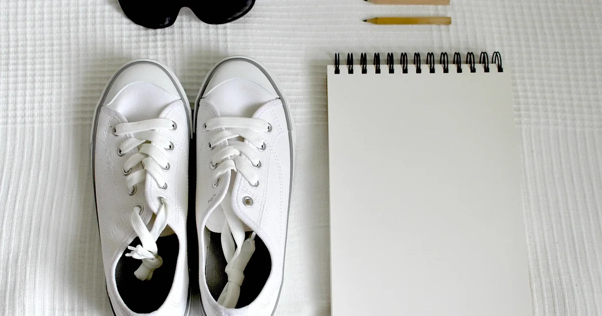 white shoes trends