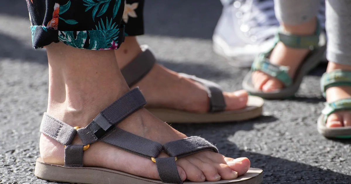 cropped jeans heeled flip-flops
