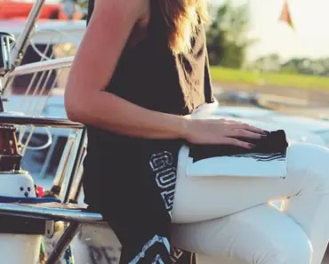 7 Ways Karlie Kloss Just Wore White Pants 7 Ways Karlie Kloss Just Wore White Pants