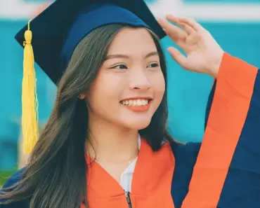 30 Chic Graduation Dresses Everyone Will Love