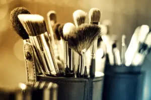 Makeup Artists Reveal 9 Essential Brushes in Kit