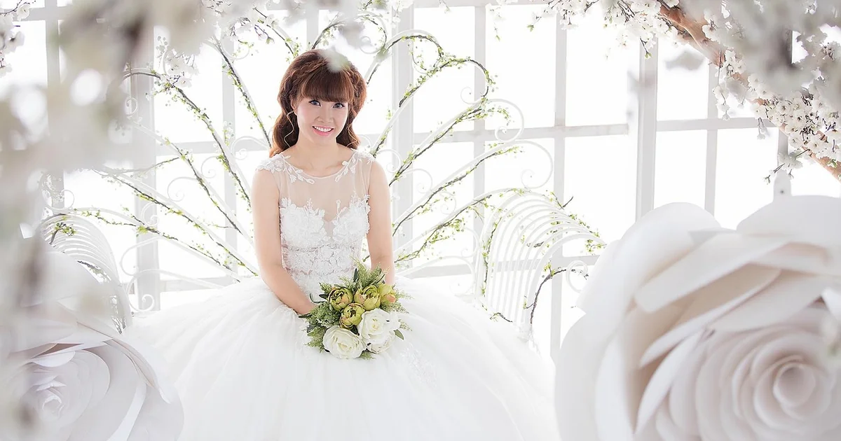 pretty white dresses